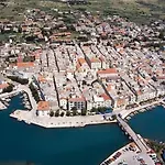 & Old Town Pag Pensjonat