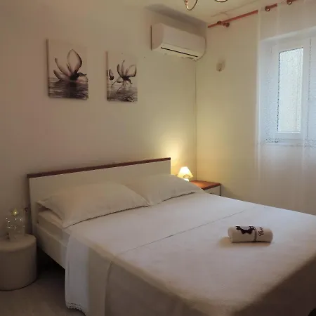 & Old Town Pag Pag Town