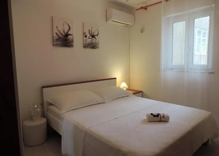 & Old Town Pag 파그