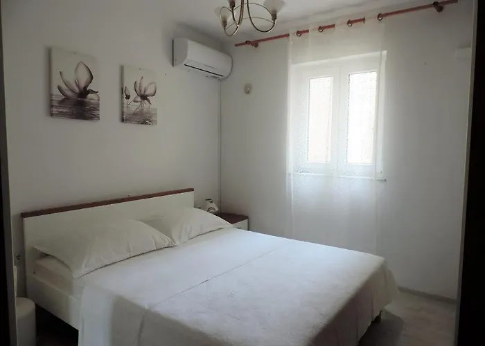 게스트하우스 & Old Town Pag 3*