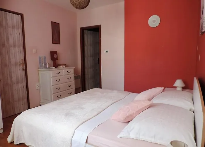 & Old Town Pag 파그