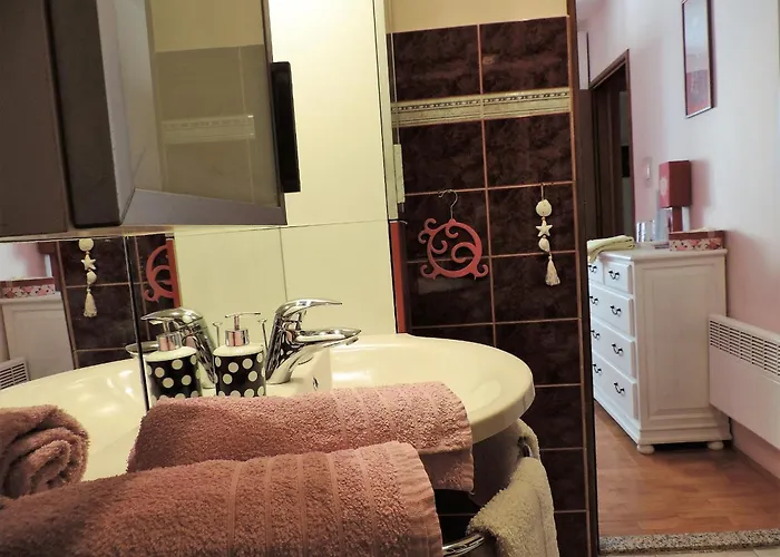 게스트하우스 & Old Town Pag 3*