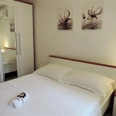 Guest house & Old Town Pag *