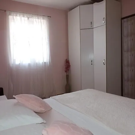 & Old Town Pag Konukevi