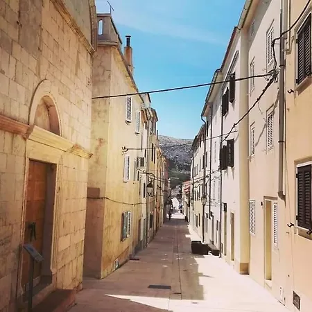 Konukevi & Old Town Pag