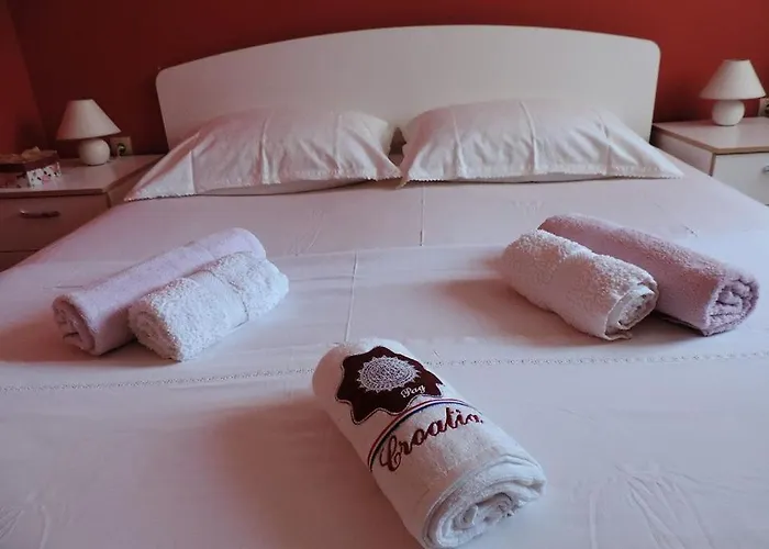 & Old Town Pag Gasthof Pag Town